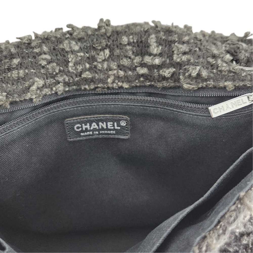 CHANEL Bag - Picture 5 of 16